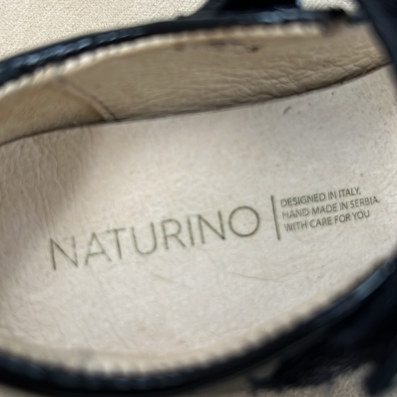 Black patent leather new with box girls shoes by Naturino size 24 hand made - Picture 4 of 6